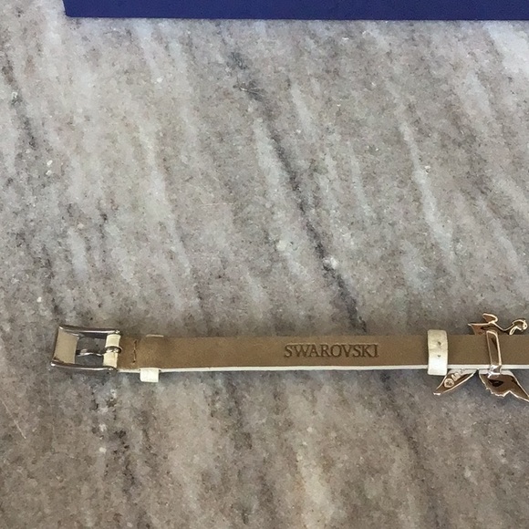 SWAROVSKI x DISNEY COLLABORATION CRYSTAL TINKERBELL BRACELET WHITE LEATHER BAND. - Picture 7 of 10